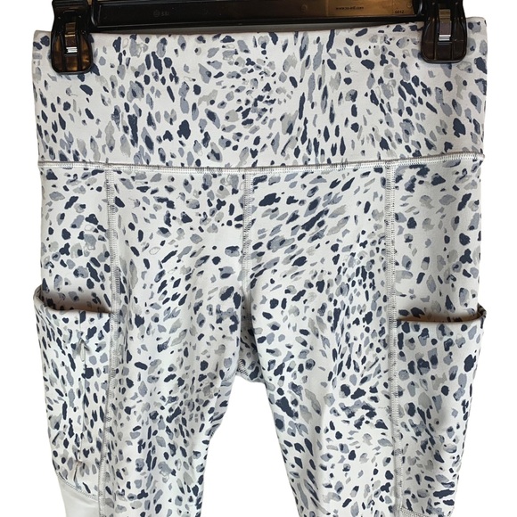 Athleta Spotty All In Crop High Rise Capri Leggings Foggy Grey - Picture 5 of 11